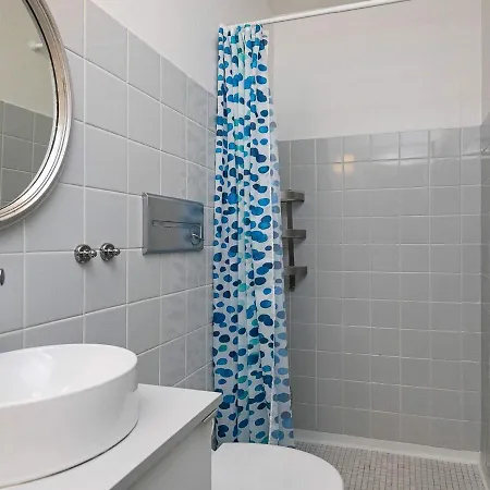 Apartment Xv *
